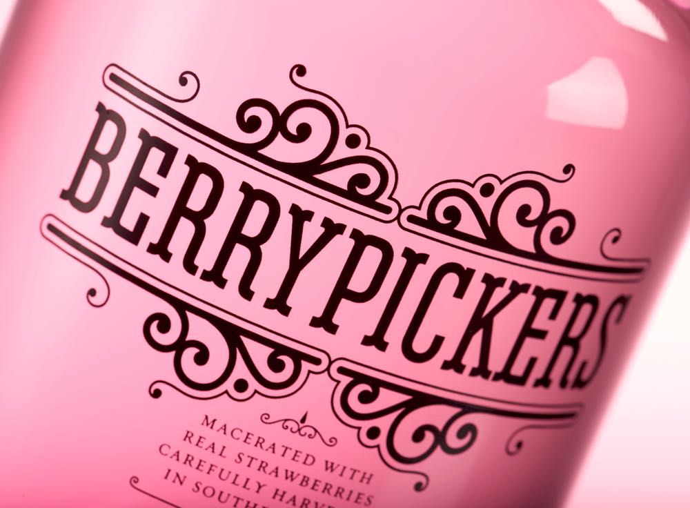 BerryPickers, una ginebra hecha con las mejores fresas del sur de España