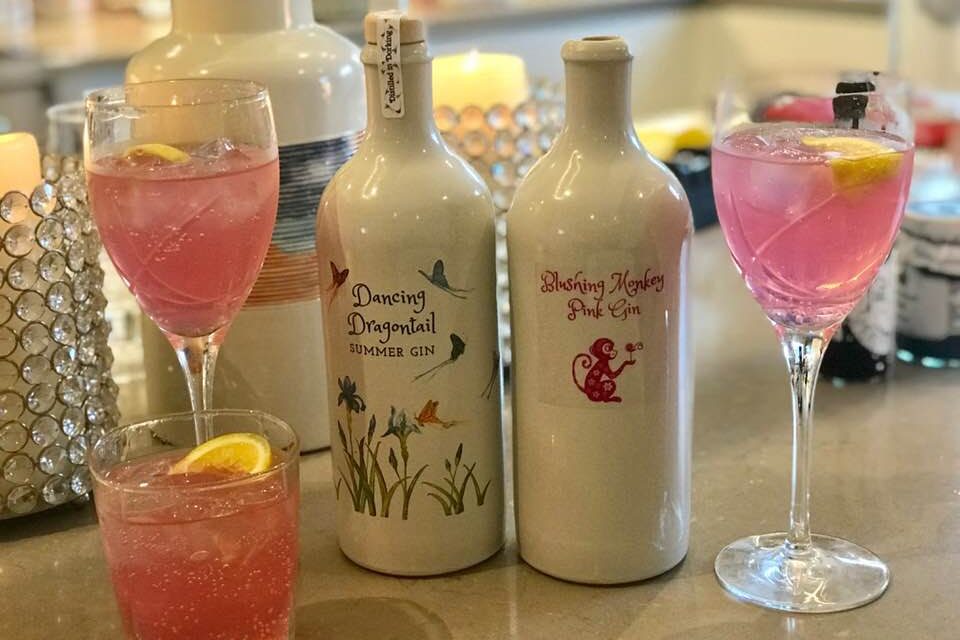 Gin Kitchen lanza Monkey Pink Gin, una expresión que cambia de color