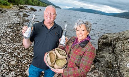 Loch Ness Spirits presentan la primera absenta blanca escocesa, Loch Ness Absinthe