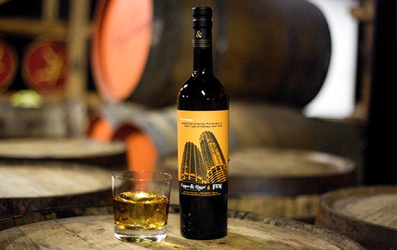 Copper & Kings presenta brandy de whisky de centeno en barril Copper & Kings via Chicago American Brandy