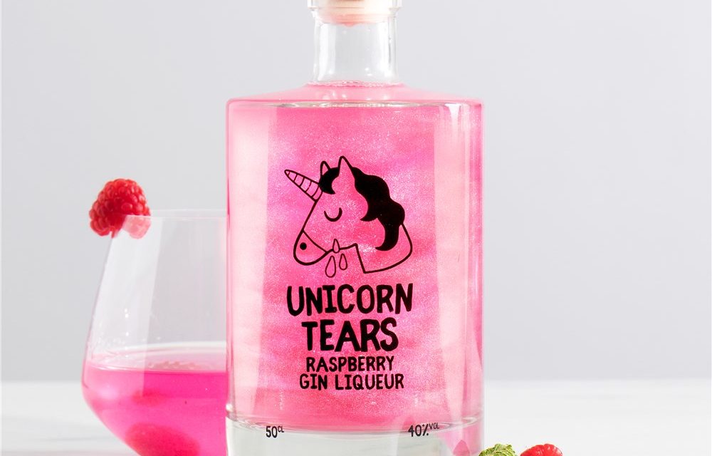 Firebox lanza Unicorn Tears Raspberry Gin Liqueur