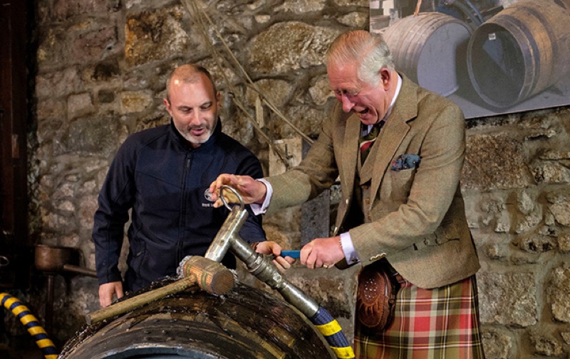 El whisky Príncipe Carlos recauda 225.400 libras para fines benéficos