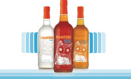 La cadena de restaurantes Hooters lanzará su línea de licores, The Hooters Spirits