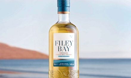 Spirit of Yorkshire lanza Filey Bay Single Malt Whisky