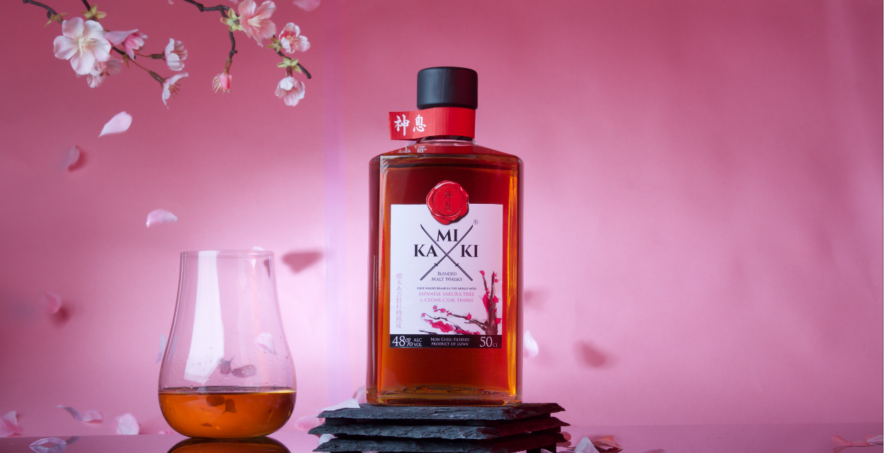 Yoshino desvela Kamiki Sakura Wood, whisky terminado en barriles de sakura