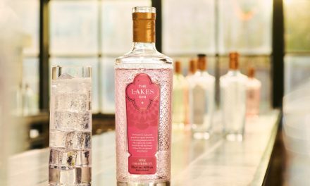Lakes Distillery lanza The Lakes Pink Grapefruit Gin, ginebra de pomelo rosa