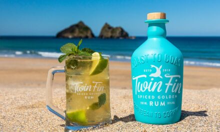 El productor de Tarquin’s Gin se pasa al ron con especias en Twin Fin Rum