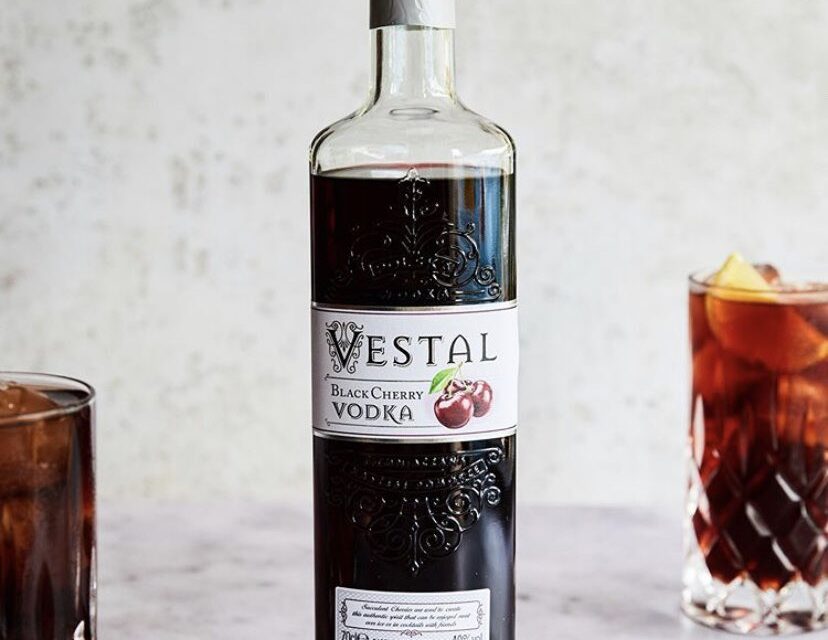 Vestal Vodka revela sus primeros sabores: Vestal Vodka Black Cherry y Vestal Vodka Raspberry and Blackcurrant