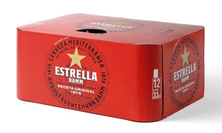 Estrella Damm elimina todo plástico de sus packs de latas y lo sustituye por cartón