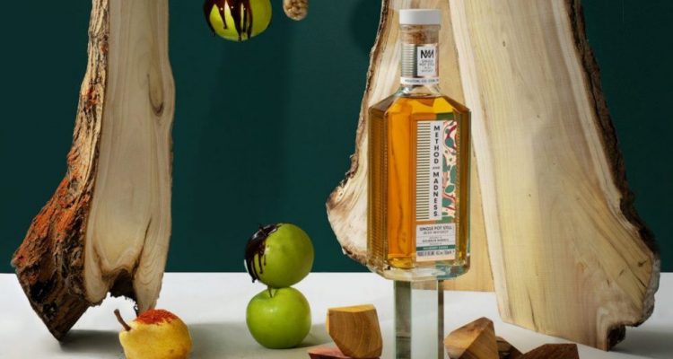 Method And Madness lanza el primer whisky irlandés del mundo acabado en madera de morera, Method And Madness Mulberry Wood