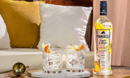 Pinnacle Vodka lanza la gama Light & Ripe, con madreselva de albaricoque y lima de guayaba