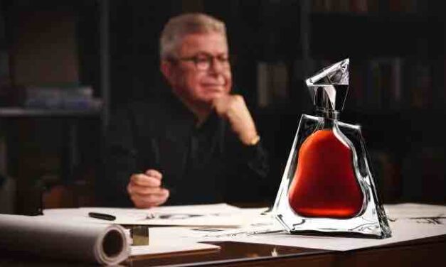 Hennessy presenta el decantador diseñado por Daniel Libeskind para Richard Hennessy