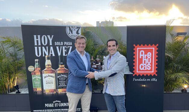 Arehucas firma un acuerdo con Brown Forman y distribuirá marcas como Jack Daniels o Herradura en el archipiélago