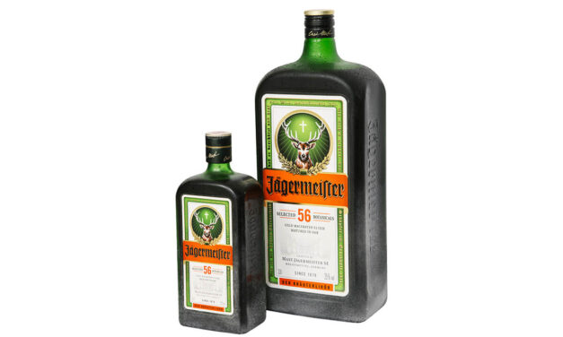 Jägermeister lanza su formato de botella de tres litros