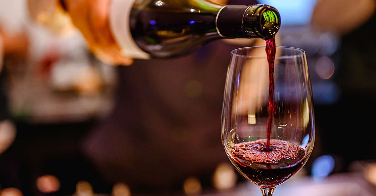 Preguntamos a 16 sommeliers: ¿Qué vino tinto ofrece la mejor relación calidad-precio? (2026)
