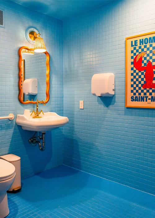 Crevette tiene uno de los mejores baños de bar de Nueva York.