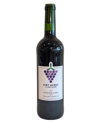 Airy Acres Aviator's Red 2024 es una de las mejores mezclas de tintos de Finger Lakes de Nueva York.