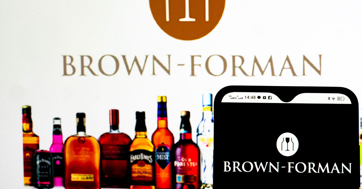 Resumen semanal de Booze News: Brown-Forman rechaza otra oferta de Sazerac, Estados Unidos levanta los aranceles al whisky escocés y más
