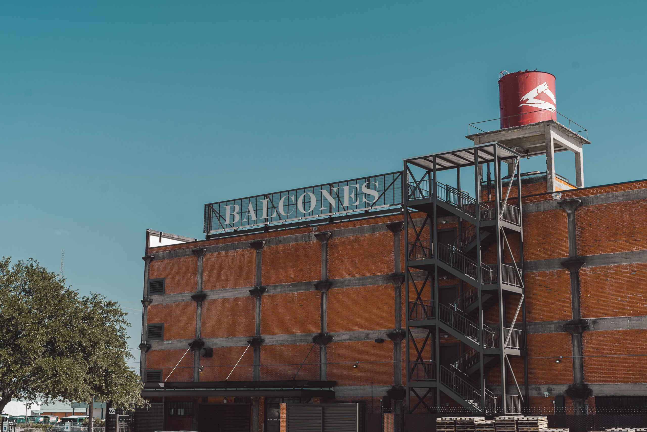 Más allá de Kentucky: el bourbon encuentra su voz más amplia
