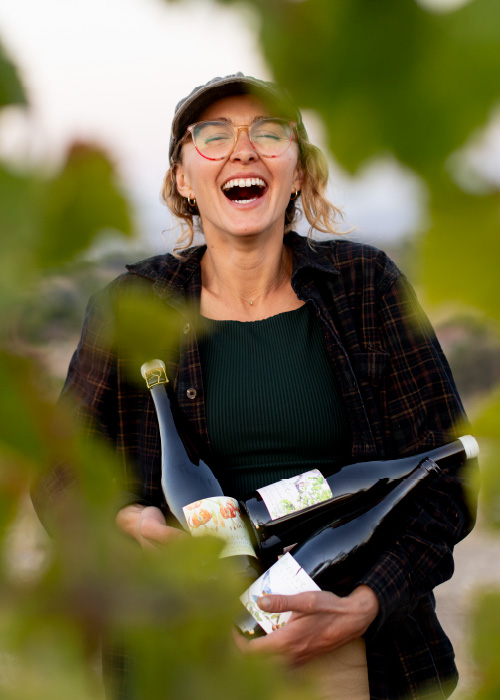 Con agricultura orgánica y prácticas vitivinícolas sustentables, Alice Anderson construyó la bodega de sus sueños pastorales.