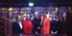 Mujeres en el whisky irlandés: descubra el panel dirigido por mujeres más grande de Irlanda