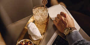 Delta One agrega Blanton’s Bourbon y Hugo Spritzes al menú renovado