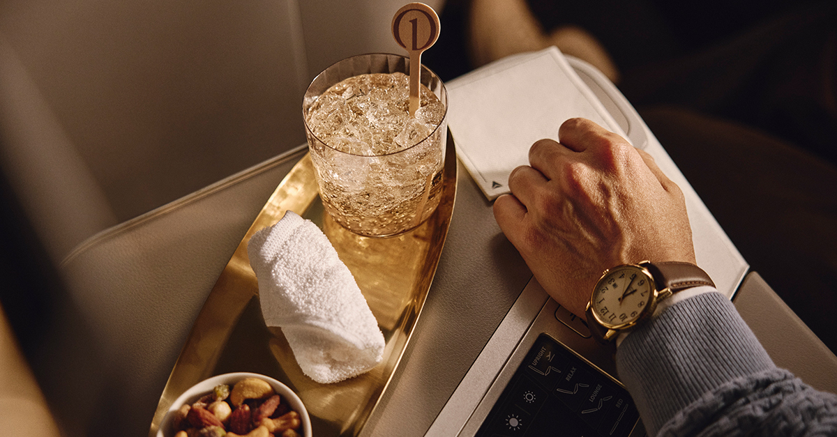 Delta One agrega Blanton's Bourbon y Hugo Spritzes al menú renovado
